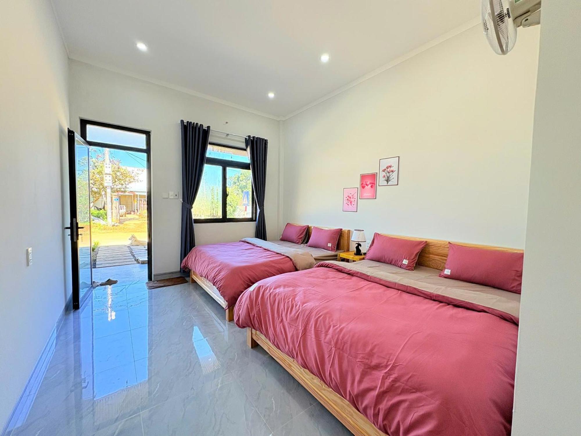 Homestay Nha Cua Gao コントゥム エクステリア 写真