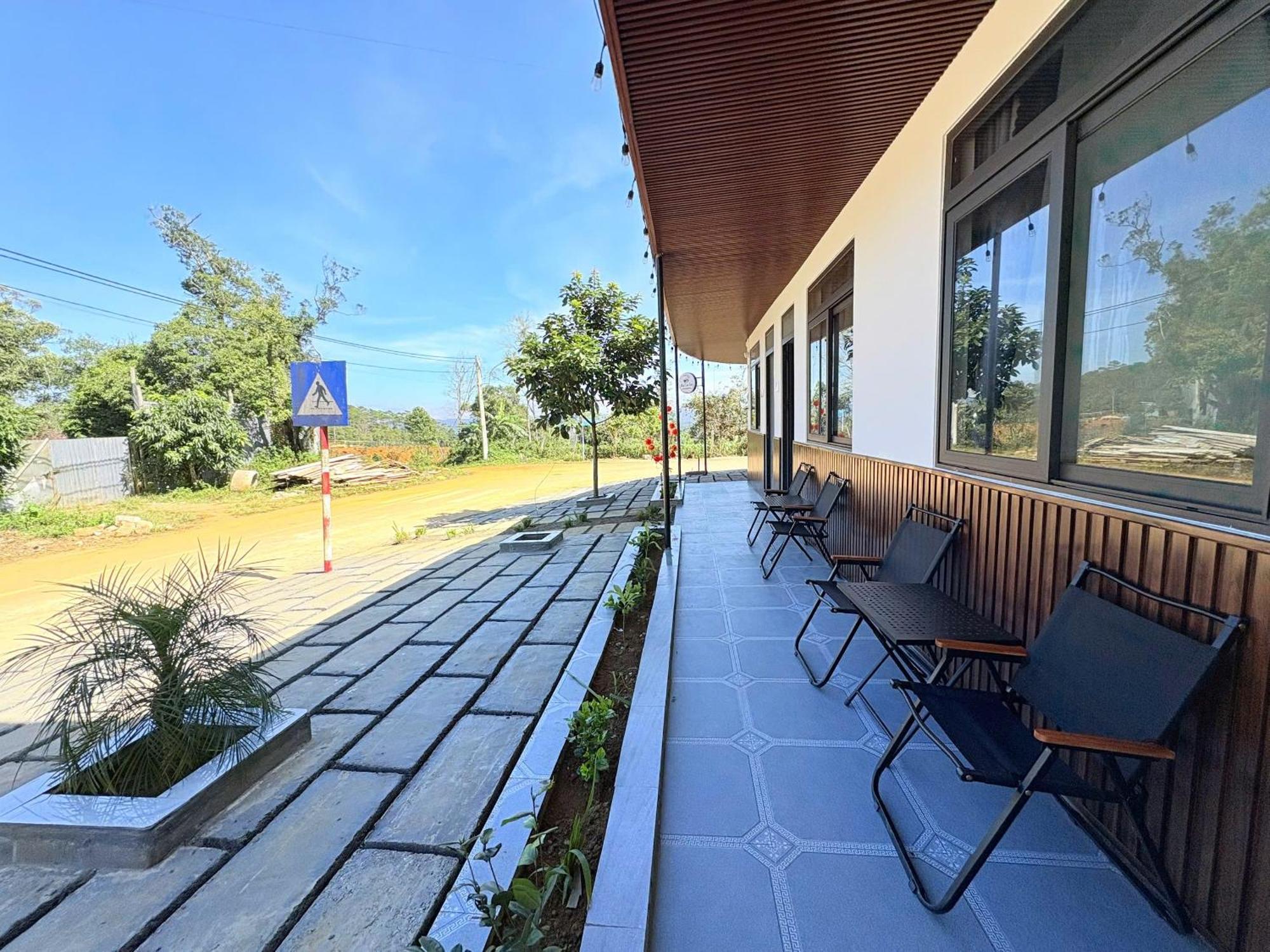 Homestay Nha Cua Gao コントゥム エクステリア 写真